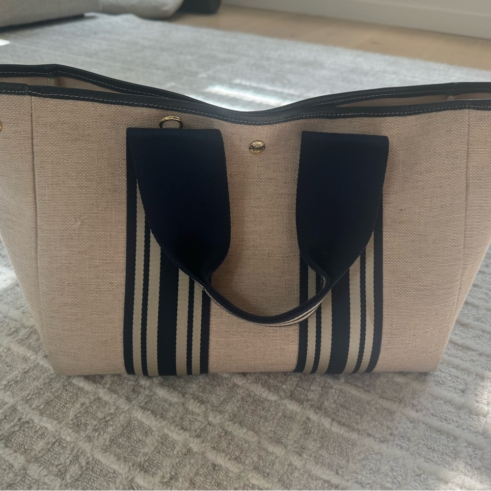 Rue De Verneuil Traversee M Bag. Equestrian Navy.